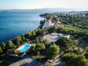 Villa Peljesac Majestic A Beautiful 8 Bedroom Villa Short Stroll Down the Path to the Beach